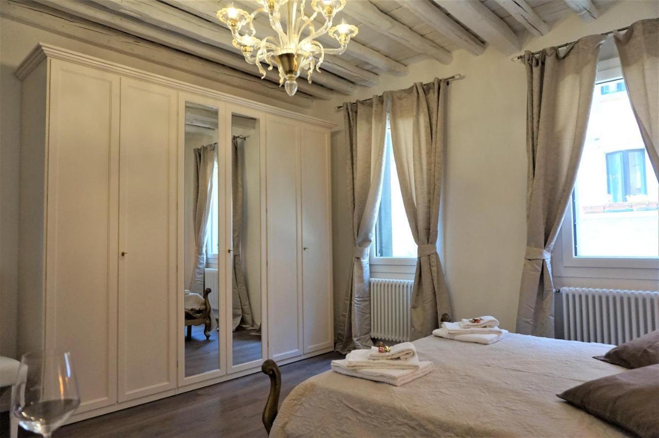 Sara S Luxury Home Five Minutes From Piazza San Marco Венеція Екстер'єр фото