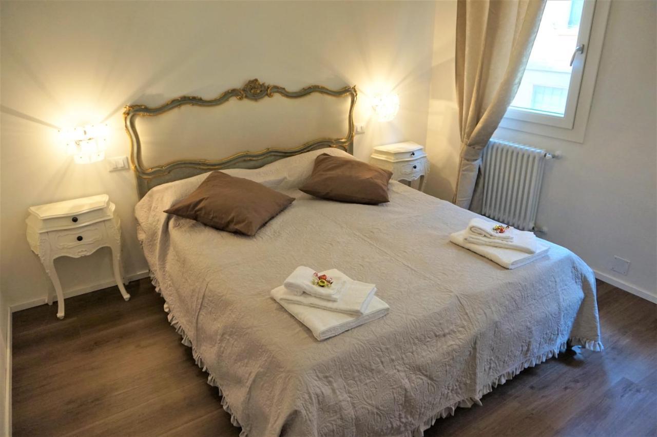 Sara S Luxury Home Five Minutes From Piazza San Marco Венеція Екстер'єр фото
