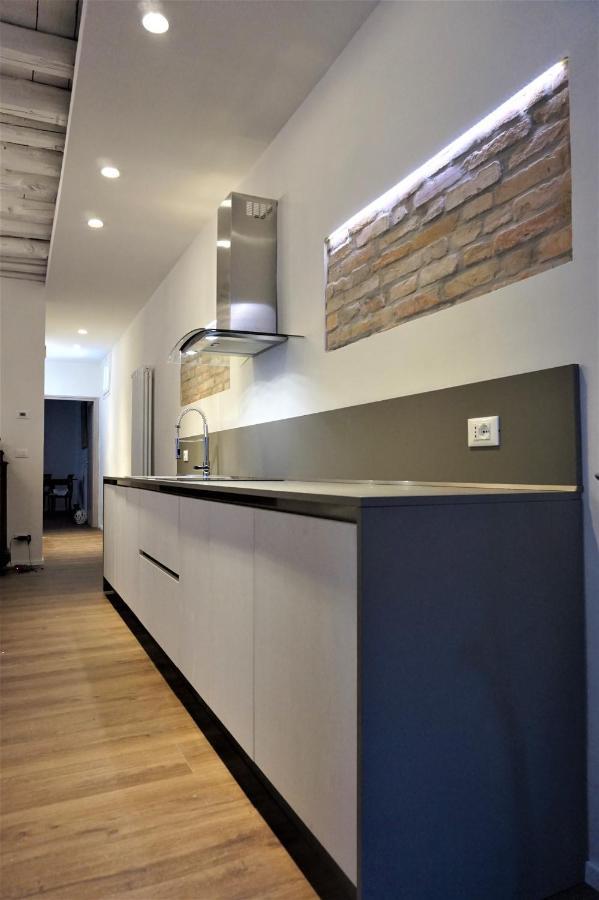 Sara S Luxury Home Five Minutes From Piazza San Marco Венеція Екстер'єр фото